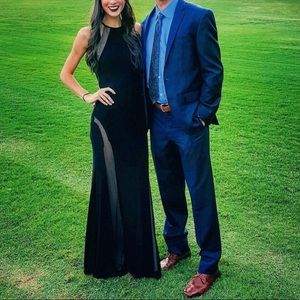 Form Fitting Black Formal Gown Size 0